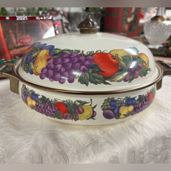 Cornucopia Enamel Cooking Dutch Oven Pot With Lid Fruit Design - Picture 5 of 7